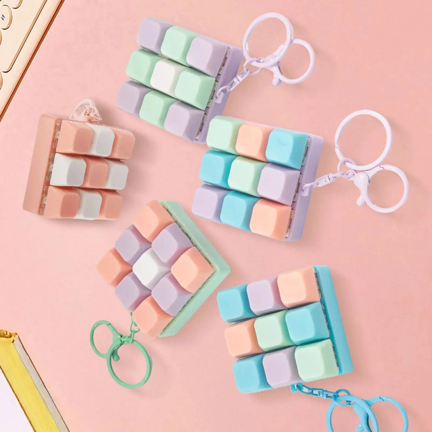 9 Keyboard Keys - Fidget Keychain