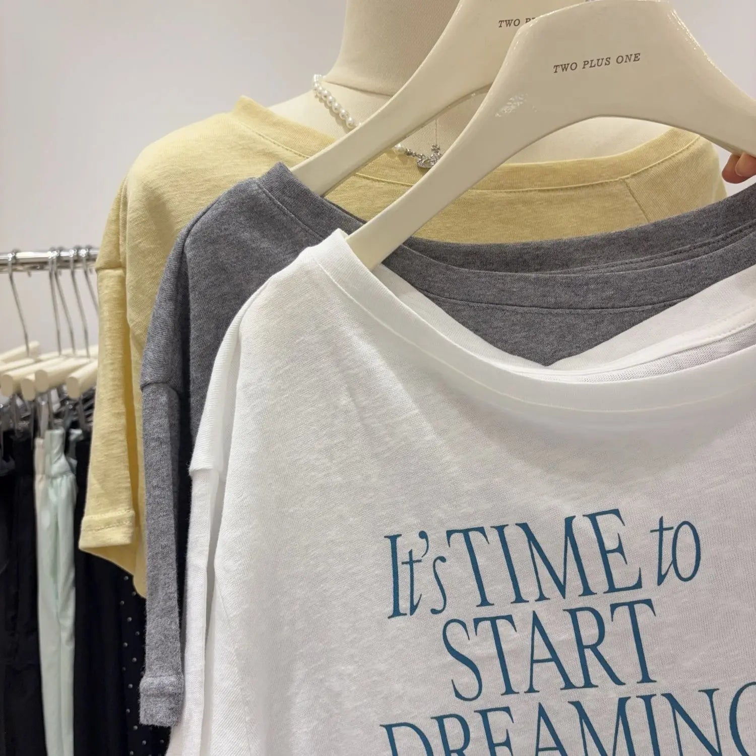 Bamboo Cotton - Off-shoulder Short-sleeve T-shirt