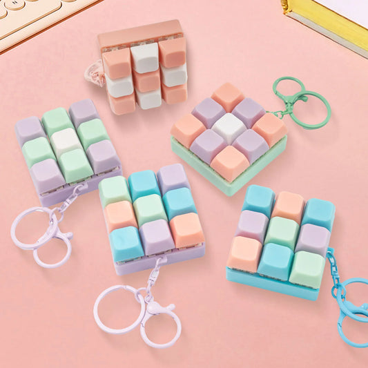 9 Keyboard Keys - Fidget Keychain